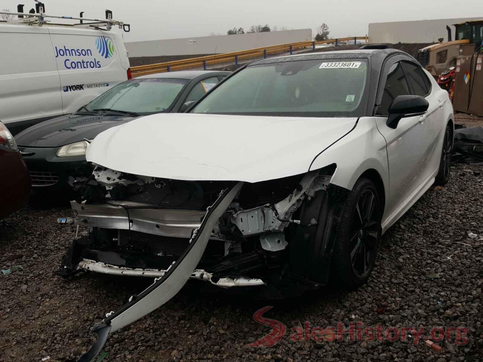 4T1B61HK3KU270561 2019 TOYOTA CAMRY