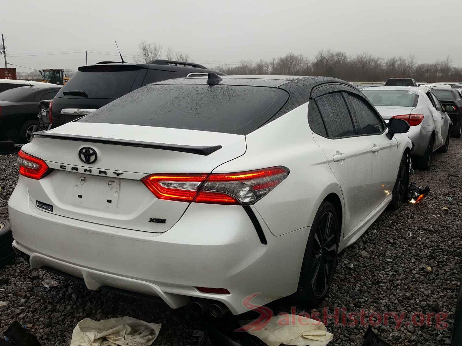 4T1B61HK3KU270561 2019 TOYOTA CAMRY