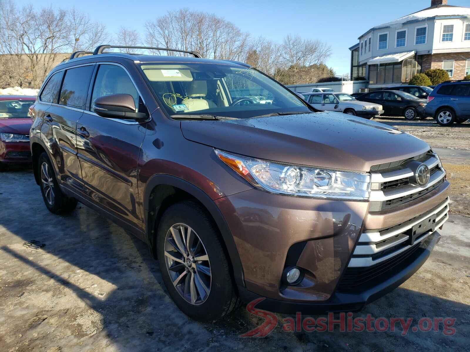 5TDJZRFH8JS822880 2018 TOYOTA HIGHLANDER