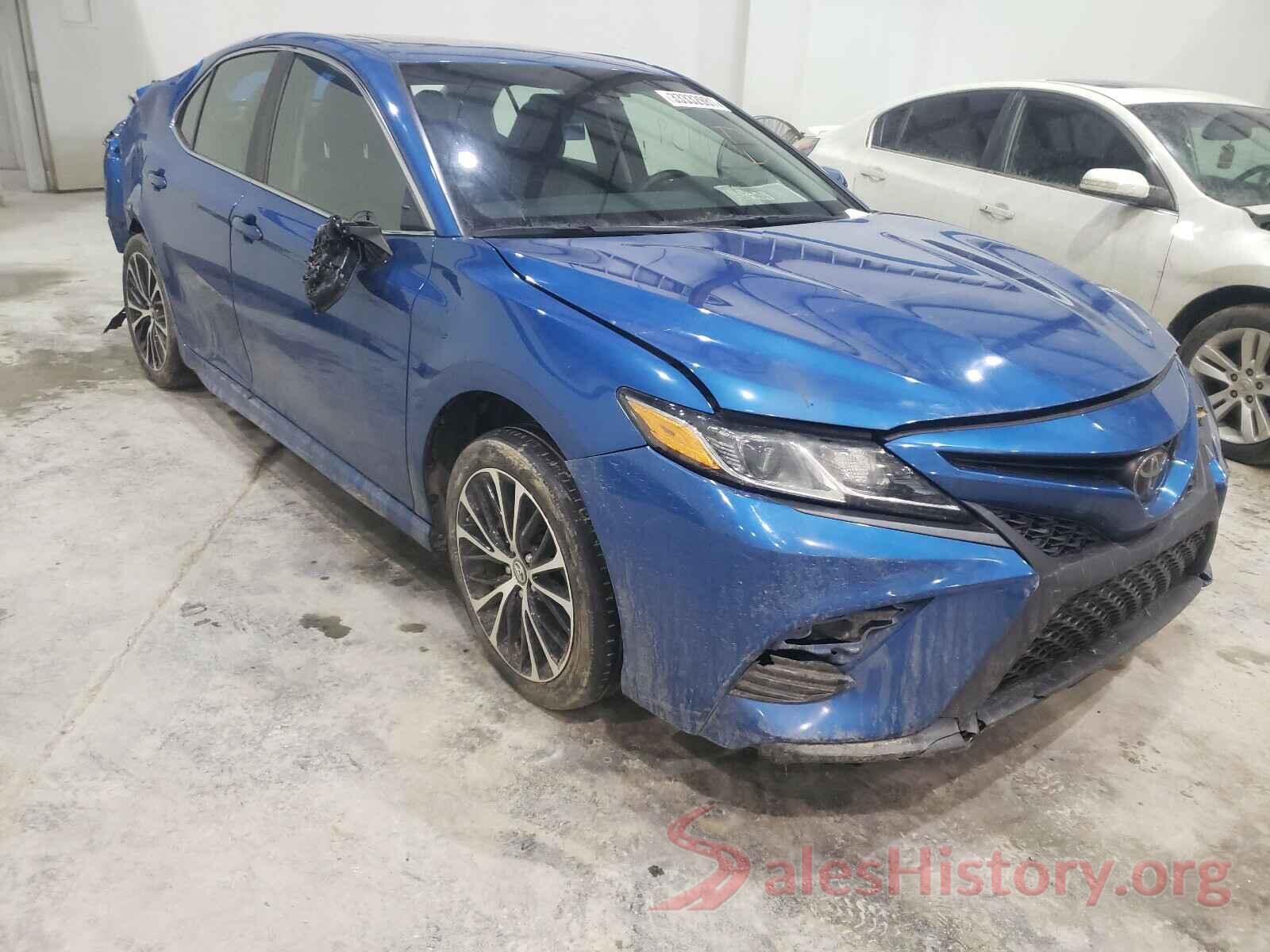 4T1B11HK7JU121051 2018 TOYOTA CAMRY