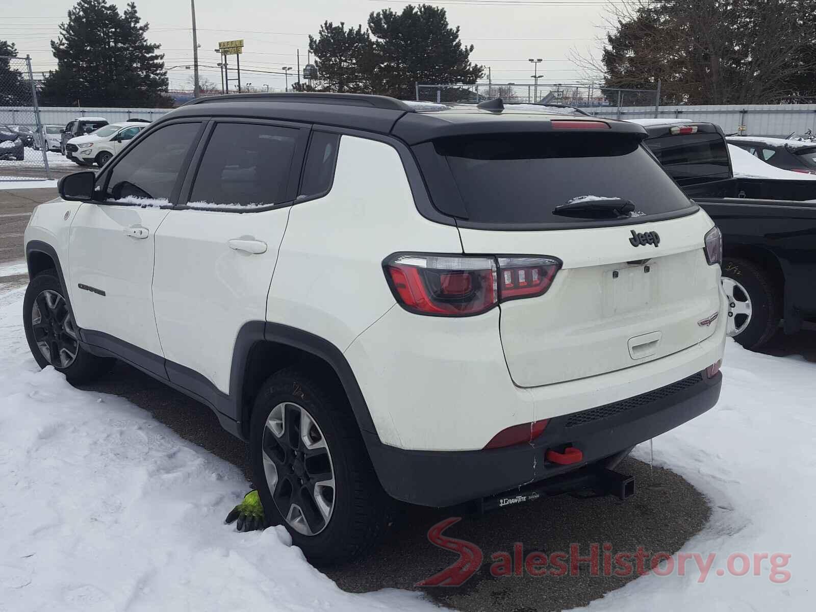 3C4NJDDB1JT470032 2018 JEEP COMPASS