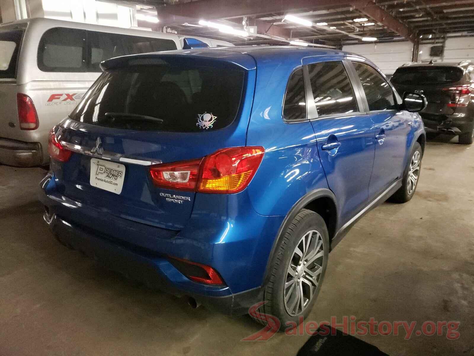 JA4AP3AU7JU020074 2018 MITSUBISHI OUTLANDER