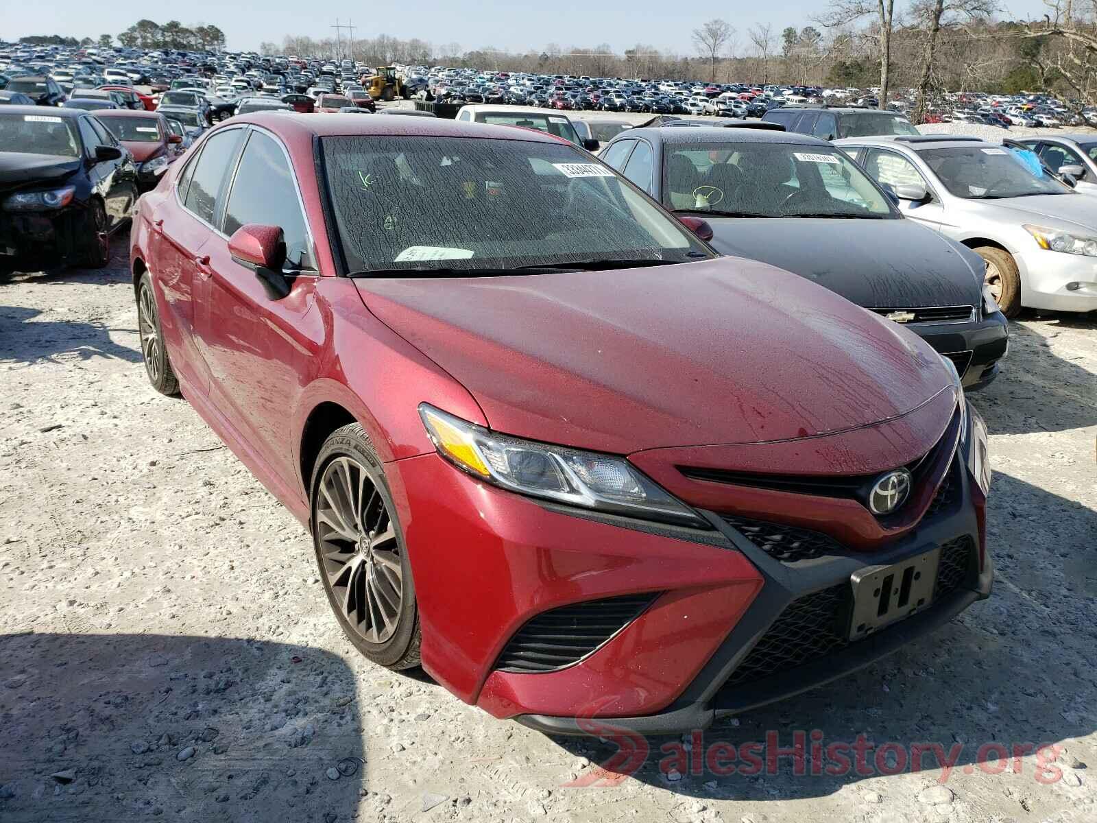 4T1B11HK4JU511847 2018 TOYOTA CAMRY