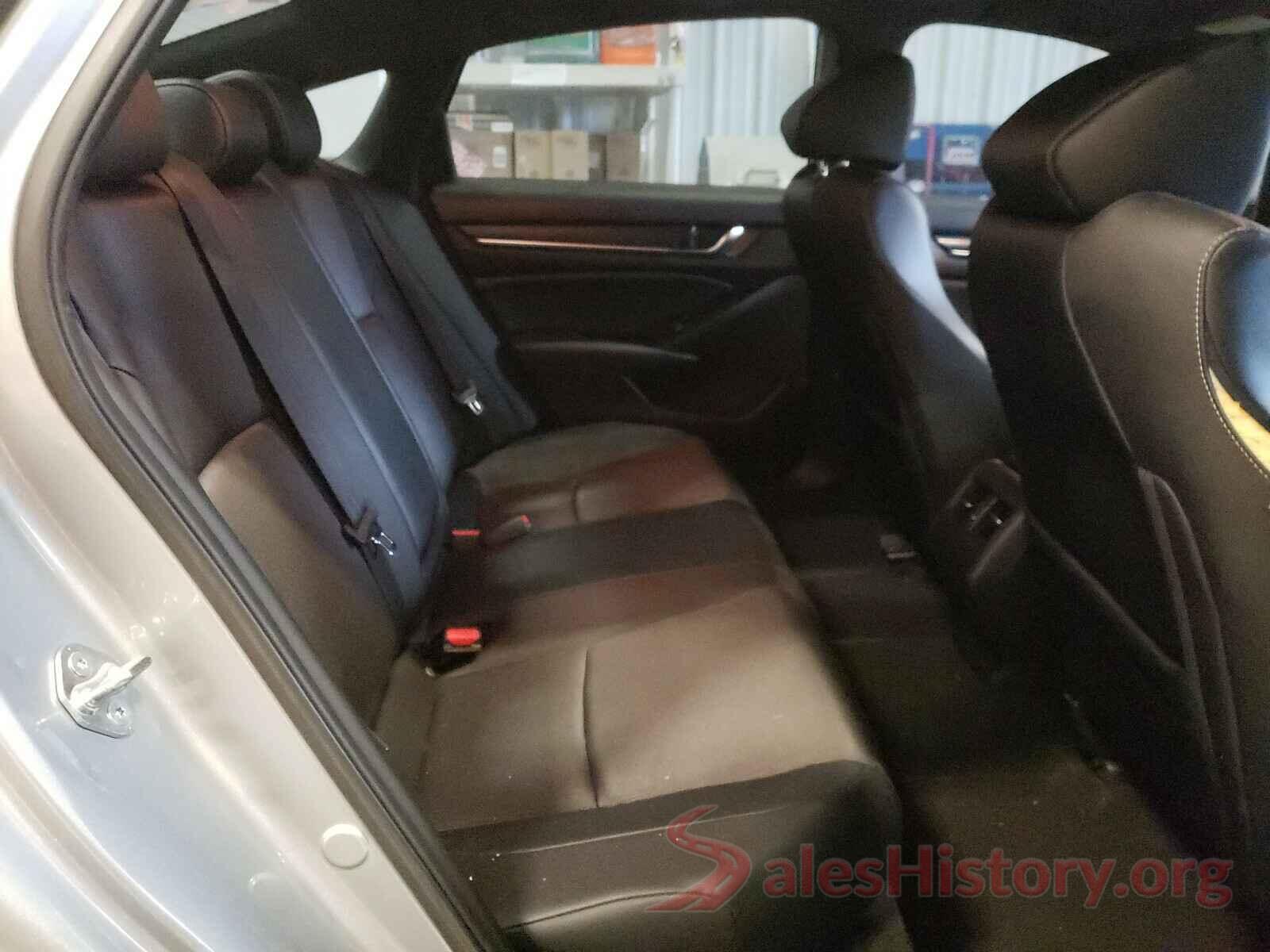 1HGCV2F37JA050578 2018 HONDA ACCORD