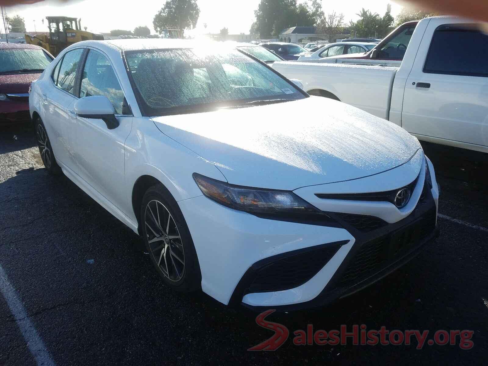 4T1G11AK1MU413640 2021 TOYOTA CAMRY