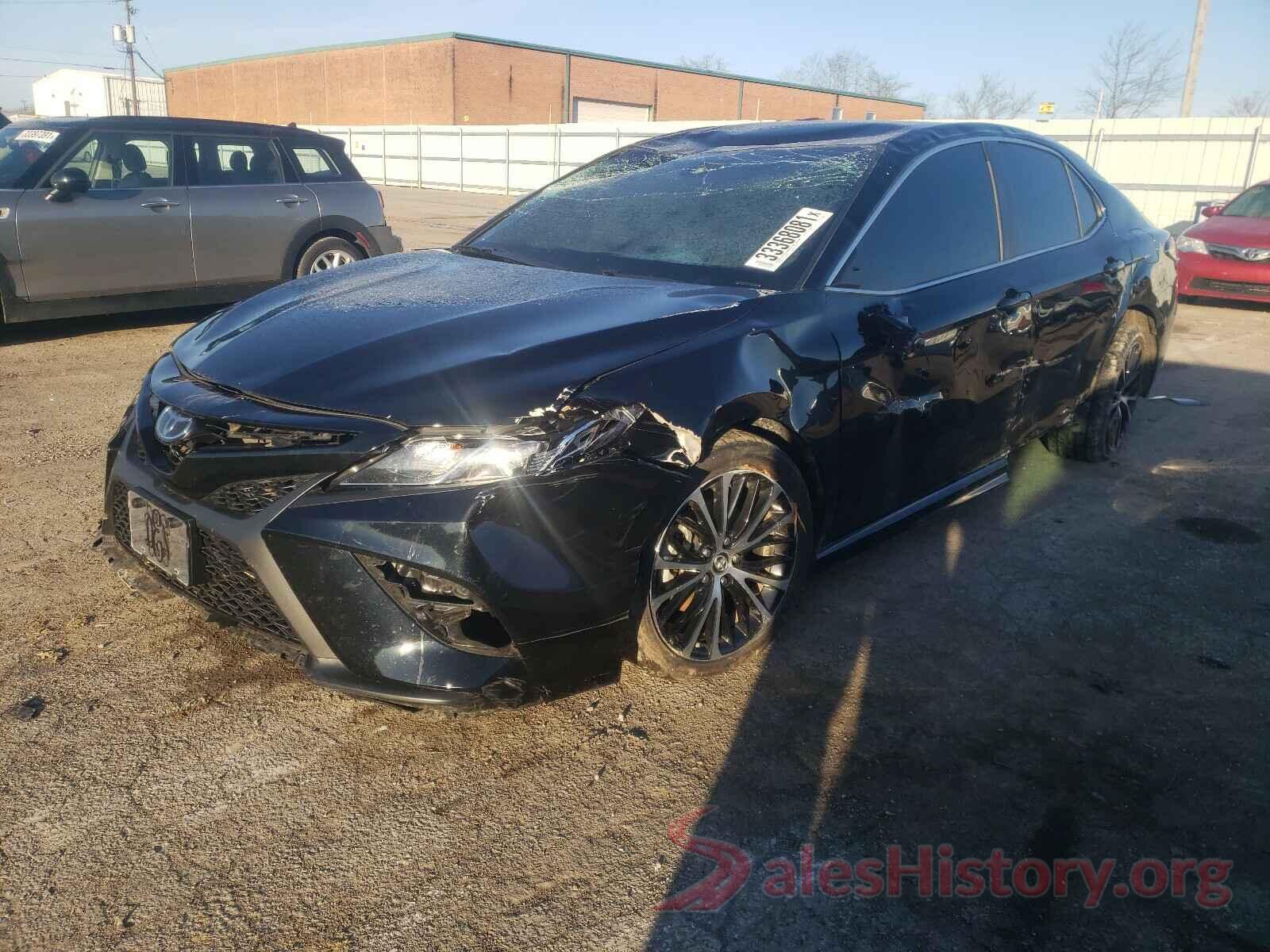 4T1B11HK7JU090058 2018 TOYOTA CAMRY