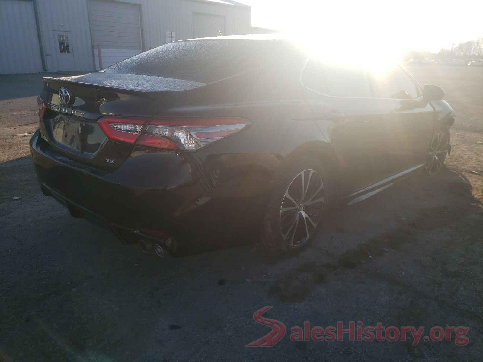 4T1B11HK7JU090058 2018 TOYOTA CAMRY