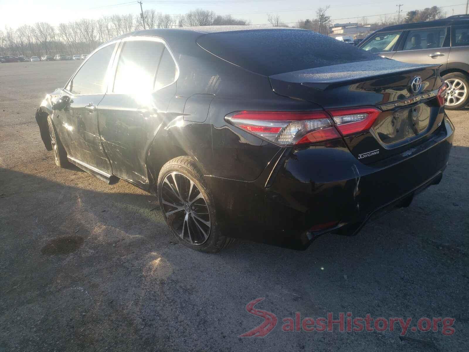 4T1B11HK7JU090058 2018 TOYOTA CAMRY