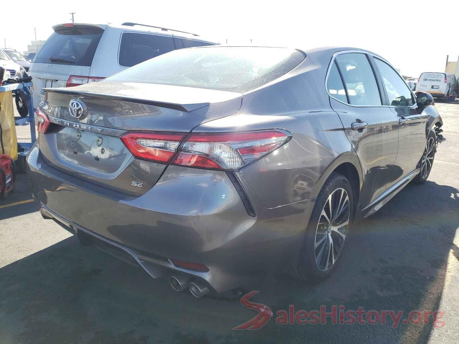 4T1B11HKXJU581420 2018 TOYOTA CAMRY