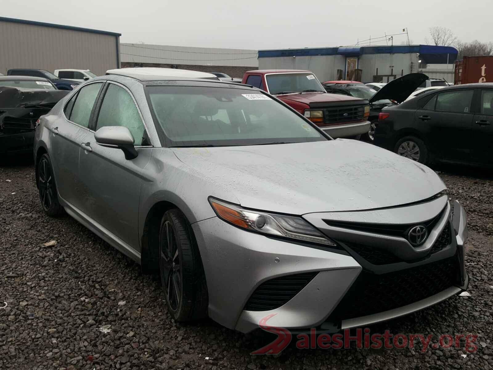 4T1B61HK4JU129884 2018 TOYOTA CAMRY