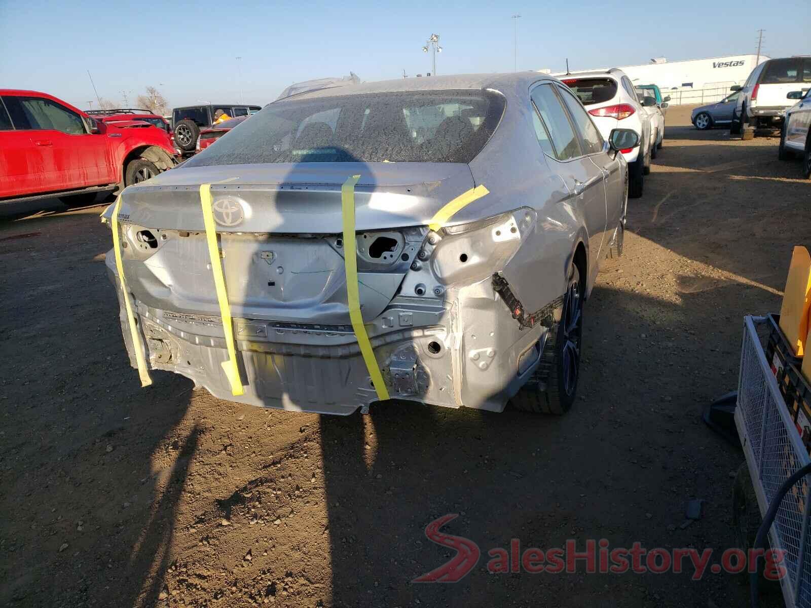 4T1B11HK8JU609540 2018 TOYOTA CAMRY