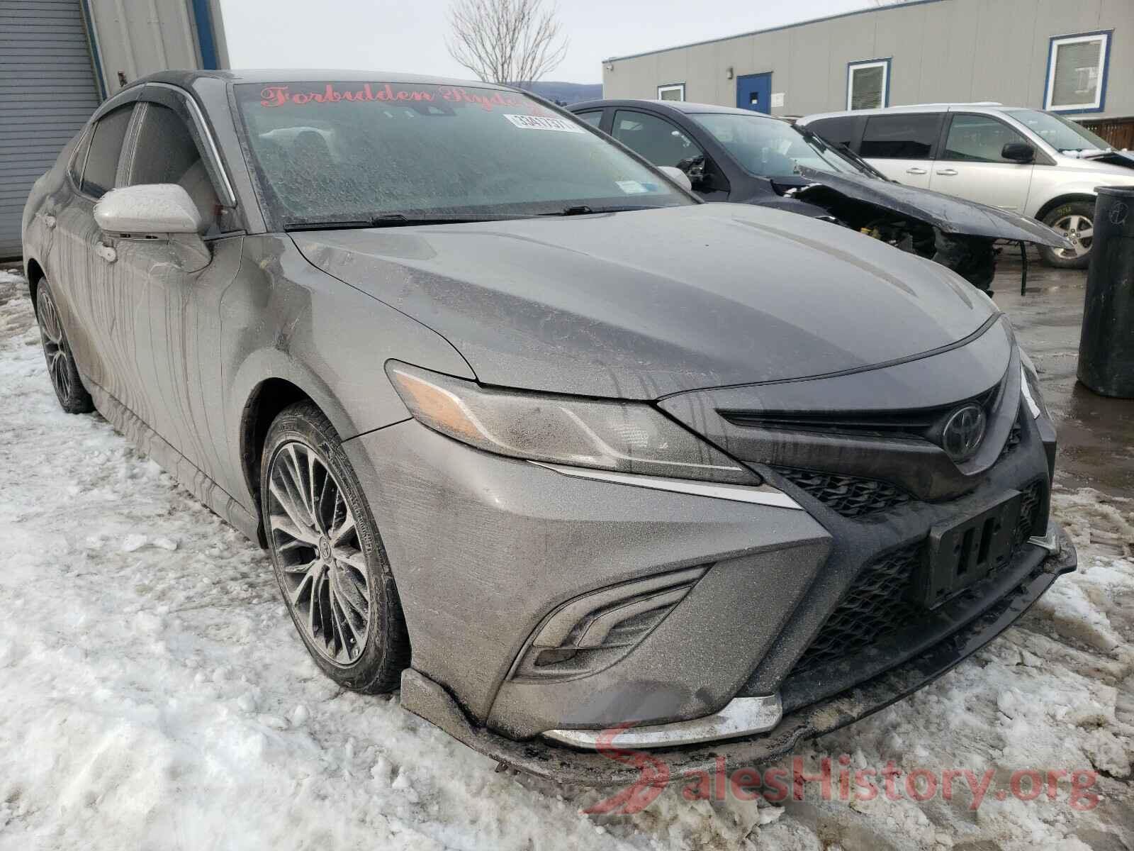 4T1B11HK3JU599645 2018 TOYOTA CAMRY