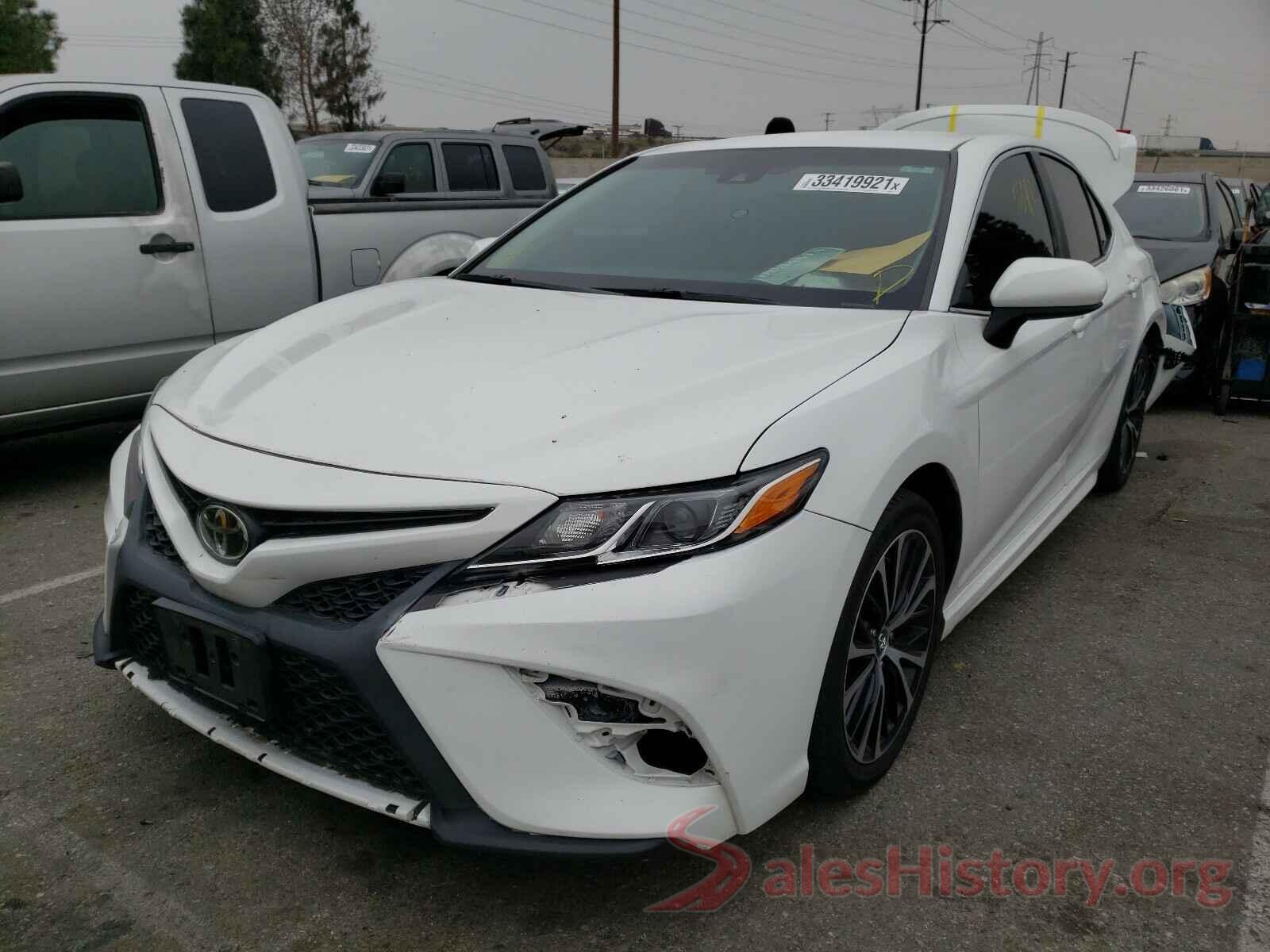 4T1B11HK8JU580797 2018 TOYOTA CAMRY