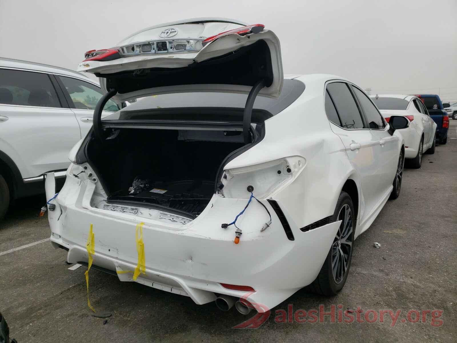 4T1B11HK8JU580797 2018 TOYOTA CAMRY