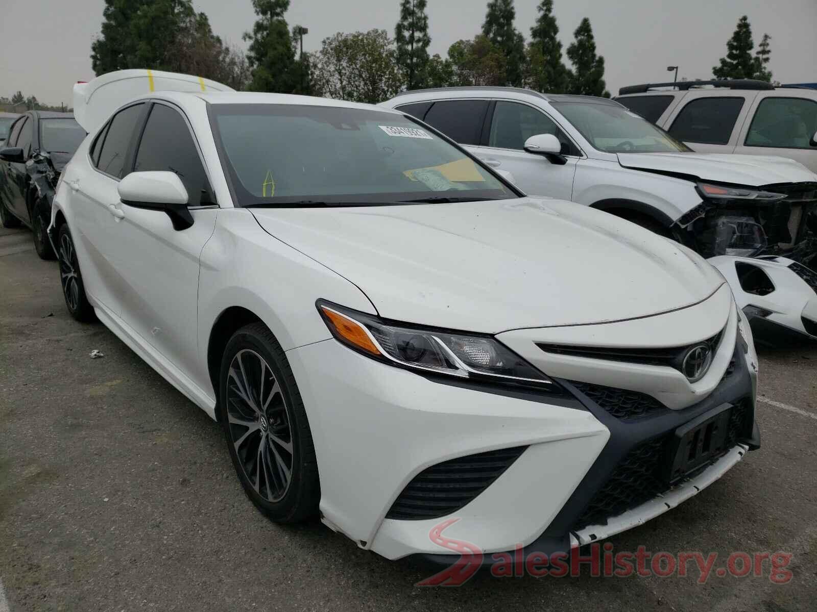 4T1B11HK8JU580797 2018 TOYOTA CAMRY