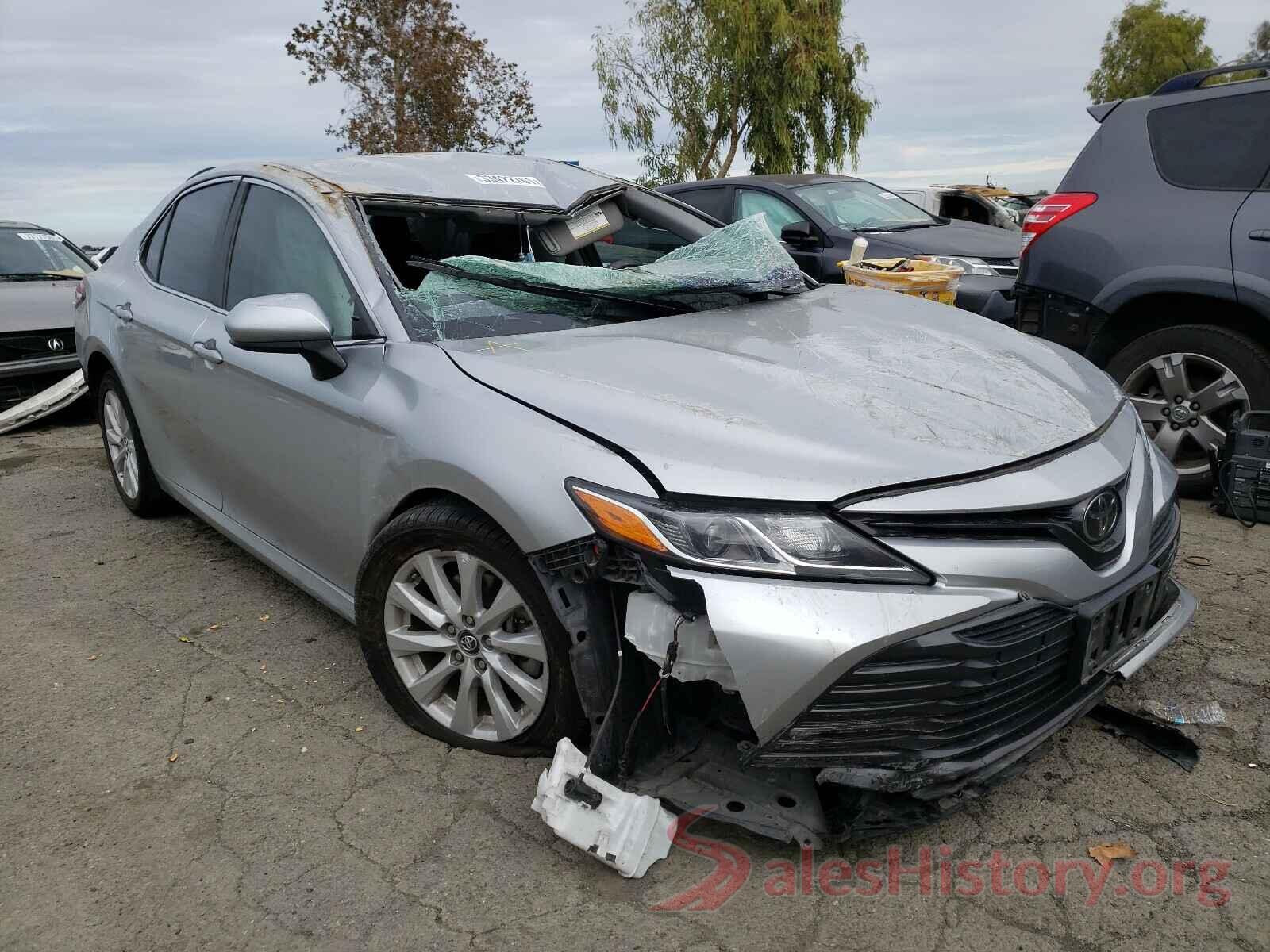 4T1B11HK4JU565133 2018 TOYOTA CAMRY