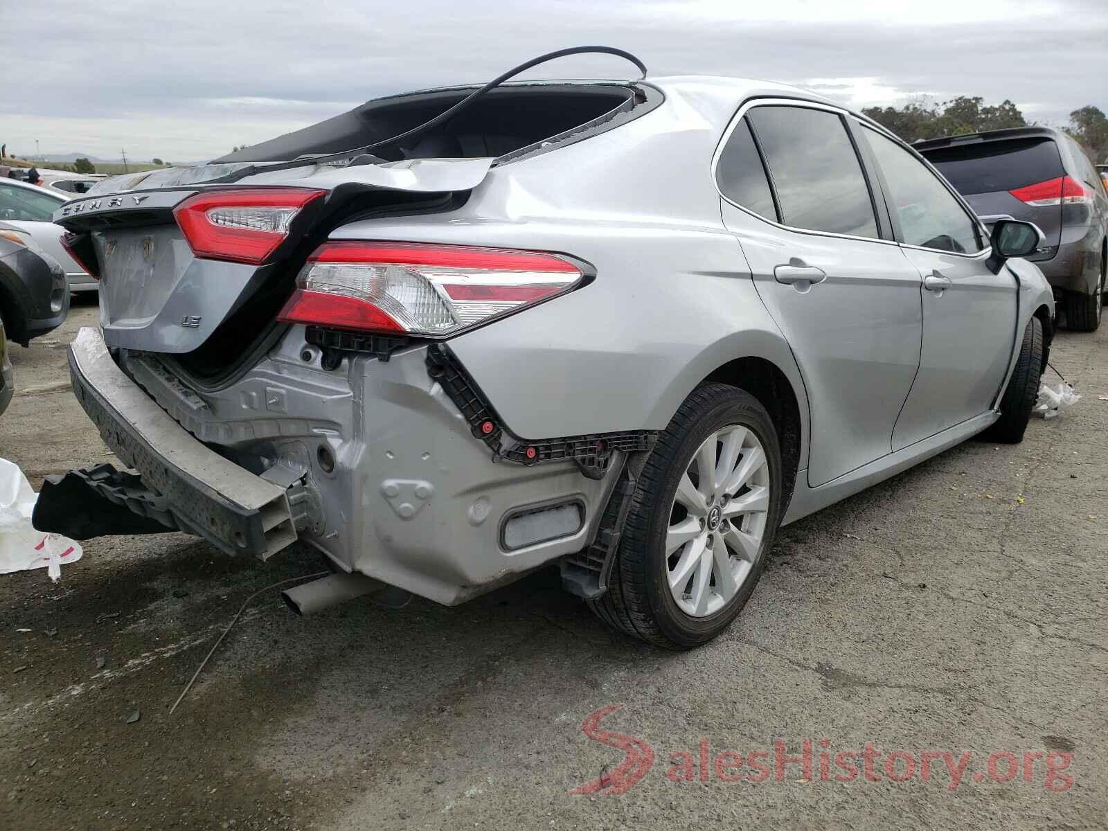 4T1B11HK4JU565133 2018 TOYOTA CAMRY