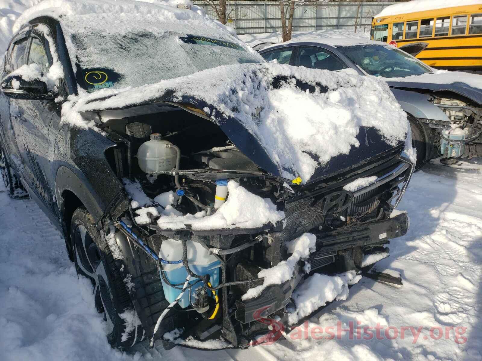 KM8J3CA23JU832631 2018 HYUNDAI TUCSON