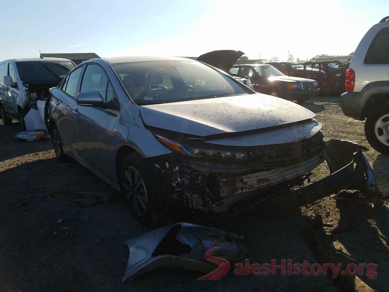 JTDKARFPXJ3076579 2018 TOYOTA PRIUS