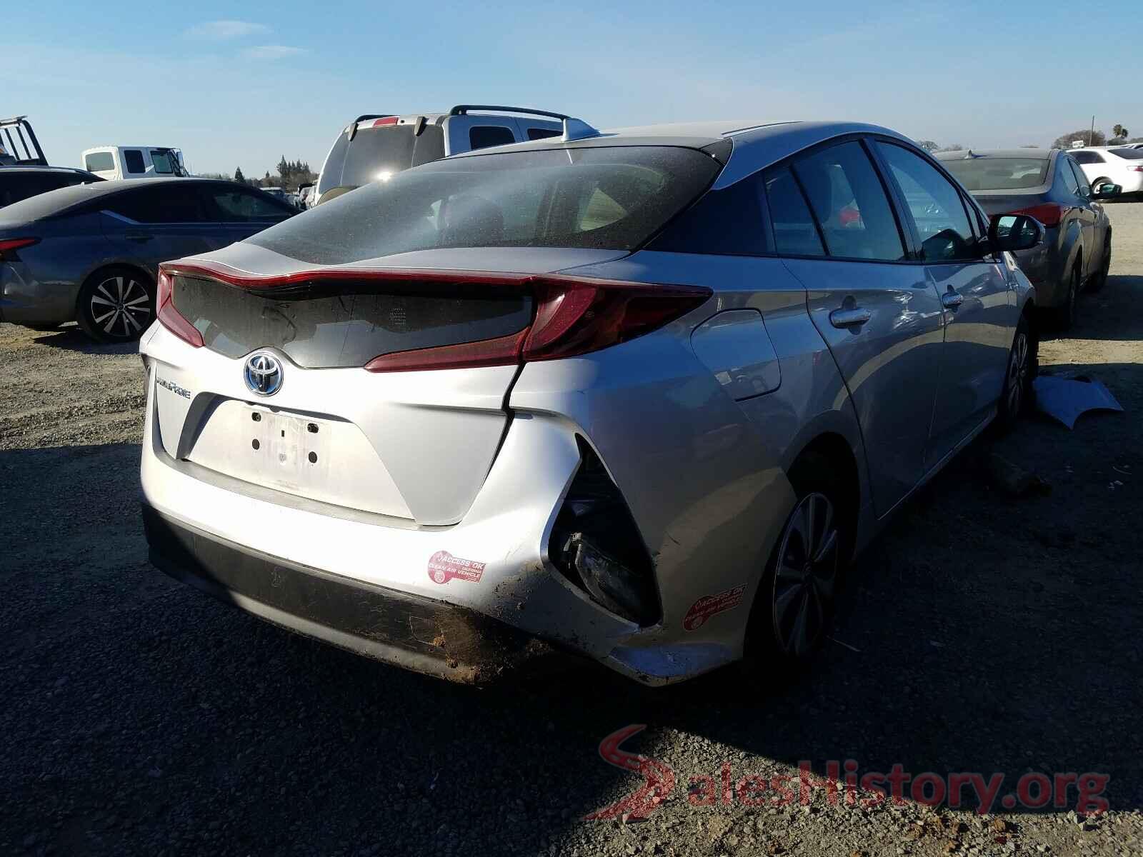 JTDKARFPXJ3076579 2018 TOYOTA PRIUS