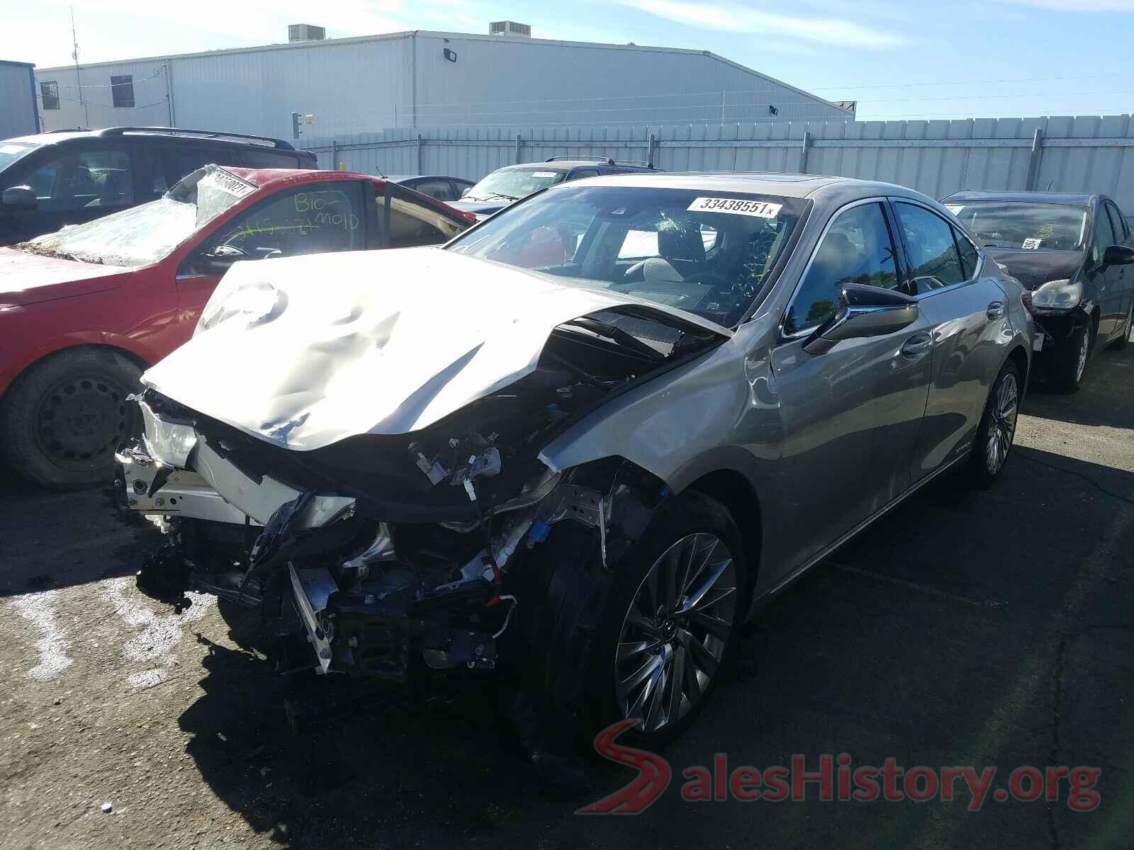 JTHB21B14K2018649 2019 LEXUS ES300