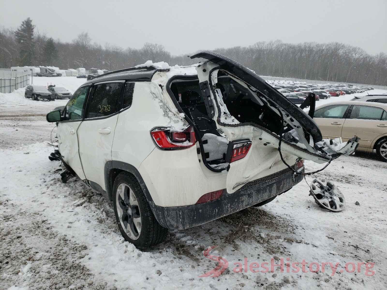 3C4NJDCB5JT267260 2018 JEEP COMPASS