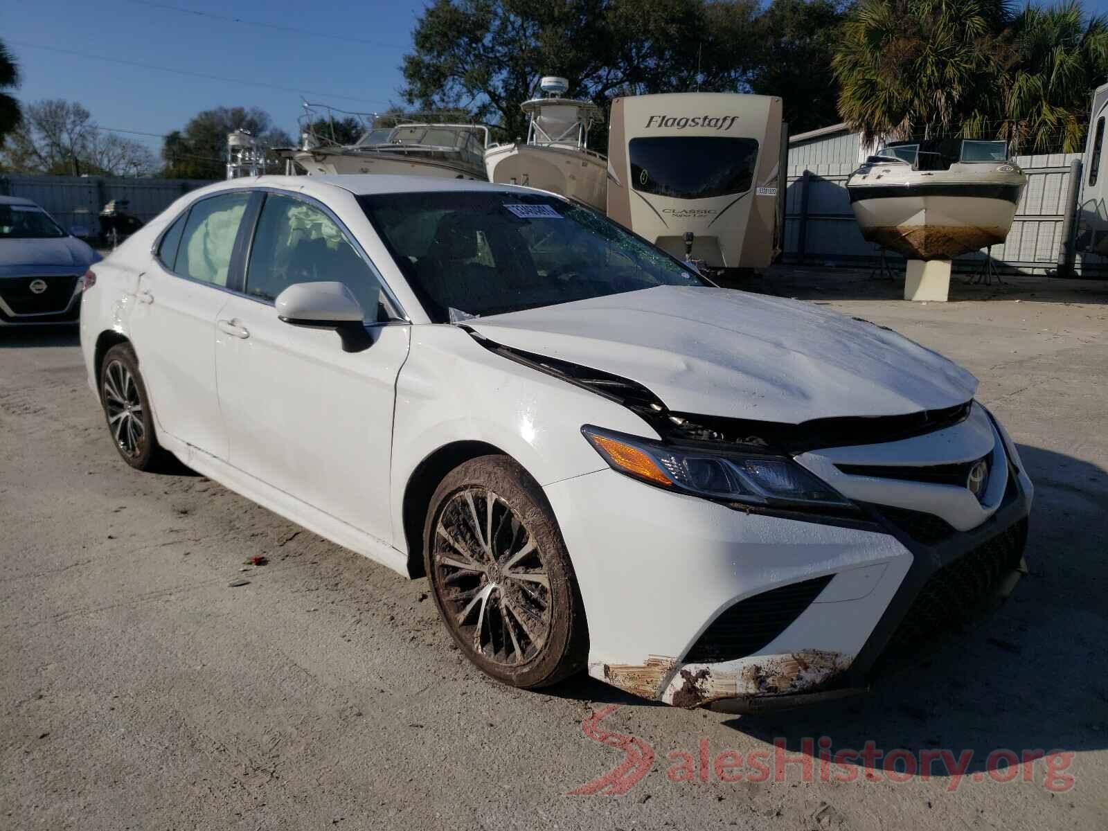 JTNB11HK5J3032827 2018 TOYOTA CAMRY