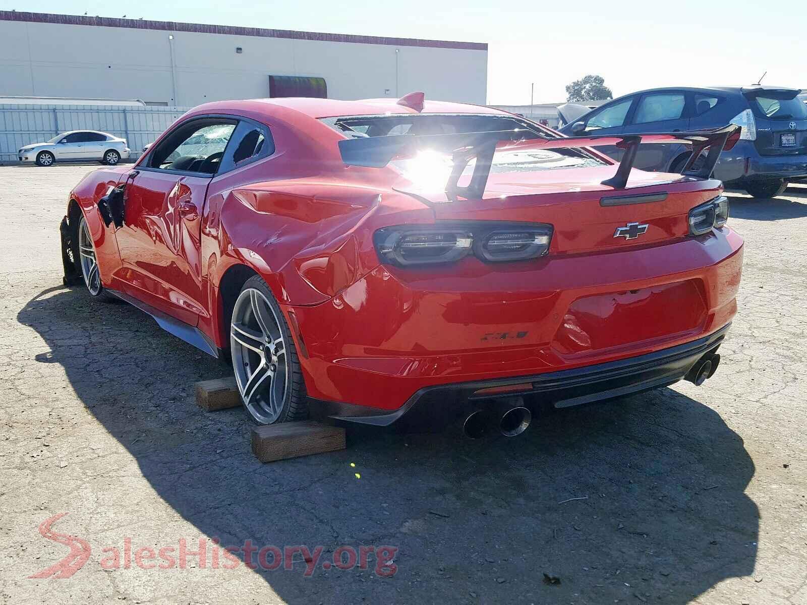 2019 CHEVROLET CAMARO VIN 1G1FJ1R6XK0146843, right side view