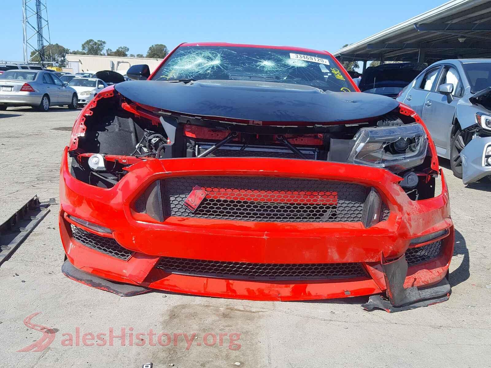 2019 CHEVROLET CAMARO VIN 1G1FJ1R6XK0146843, interior center console