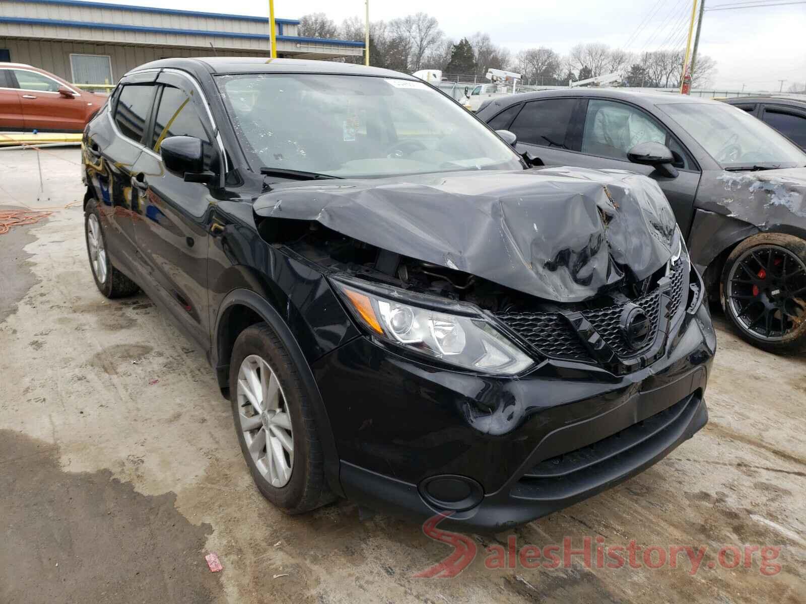 JN1BJ1CP4JW100253 2018 NISSAN ROGUE