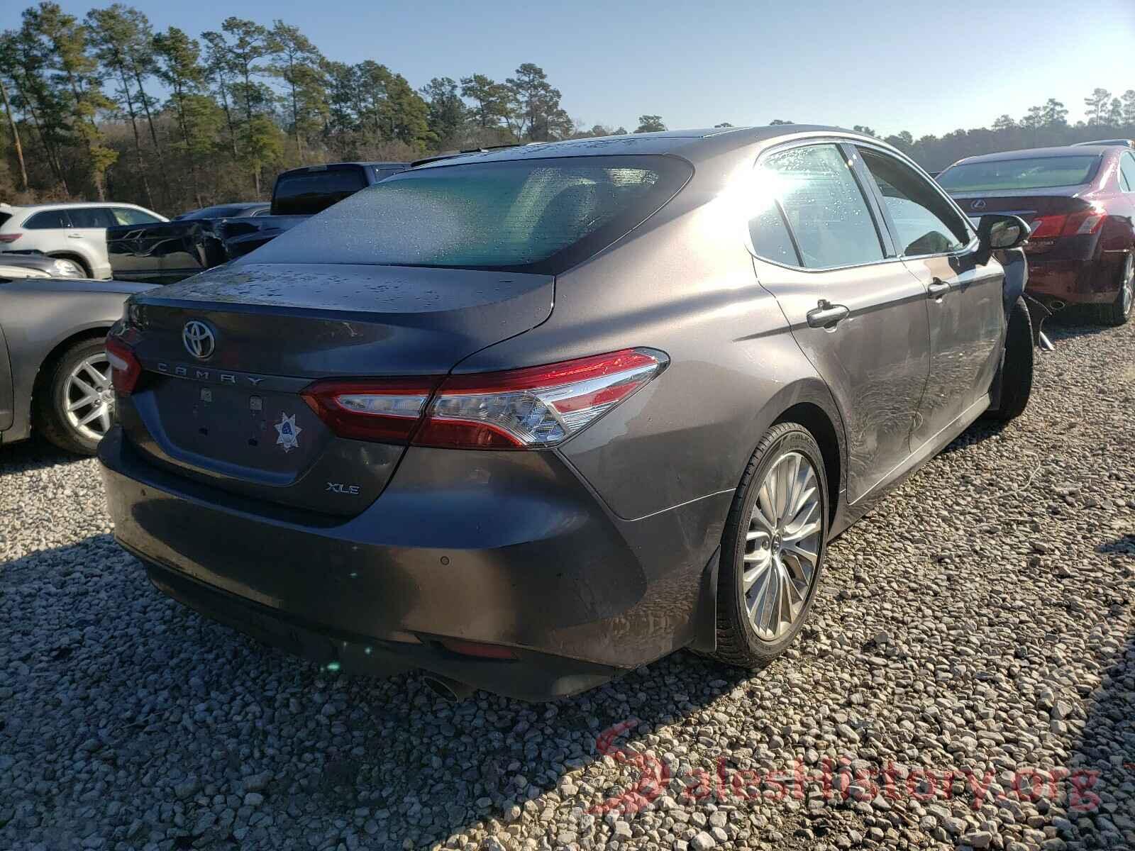 4T1B11HK8JU019239 2018 TOYOTA CAMRY