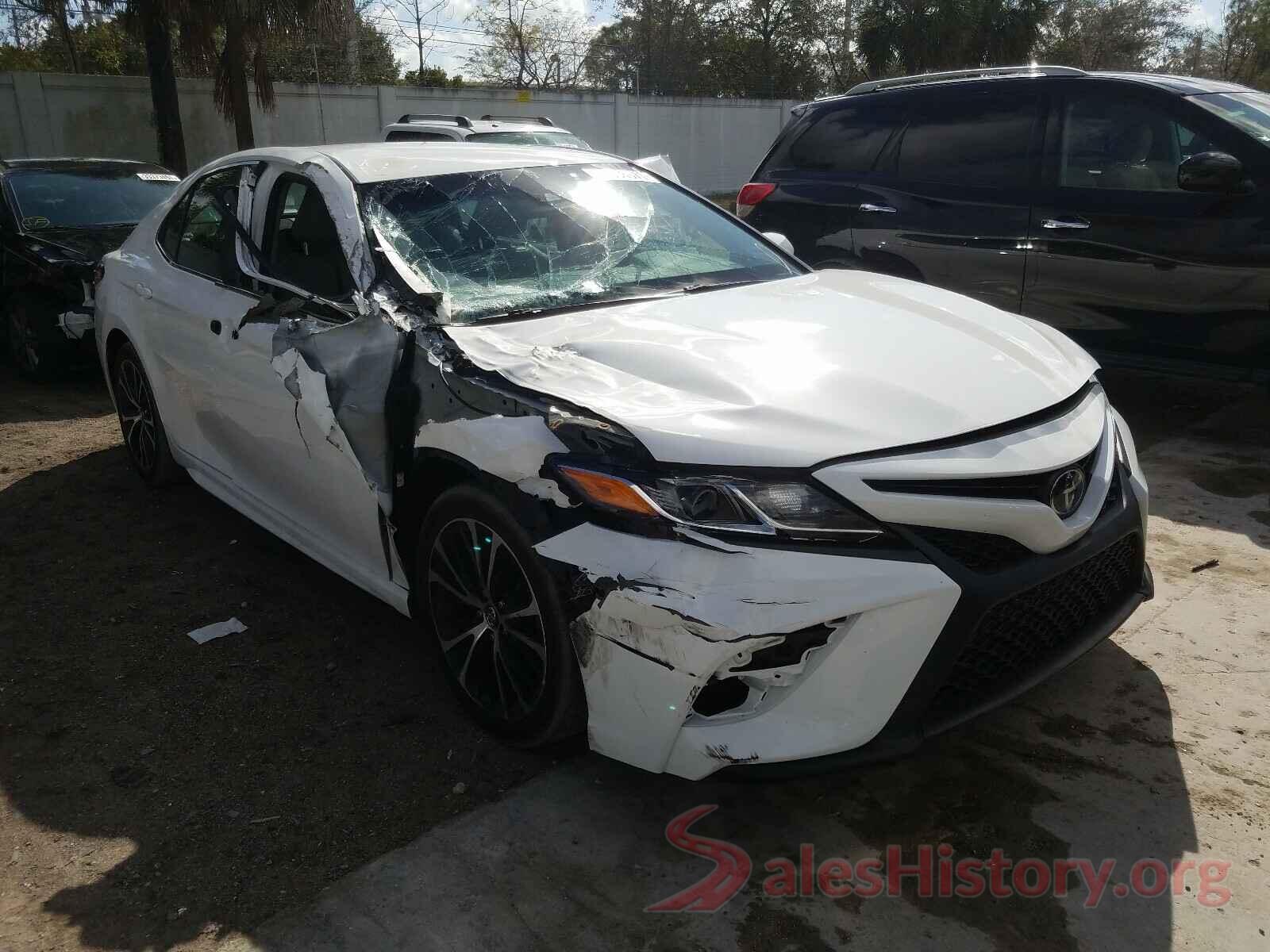 4T1B11HKXJU573429 2018 TOYOTA CAMRY