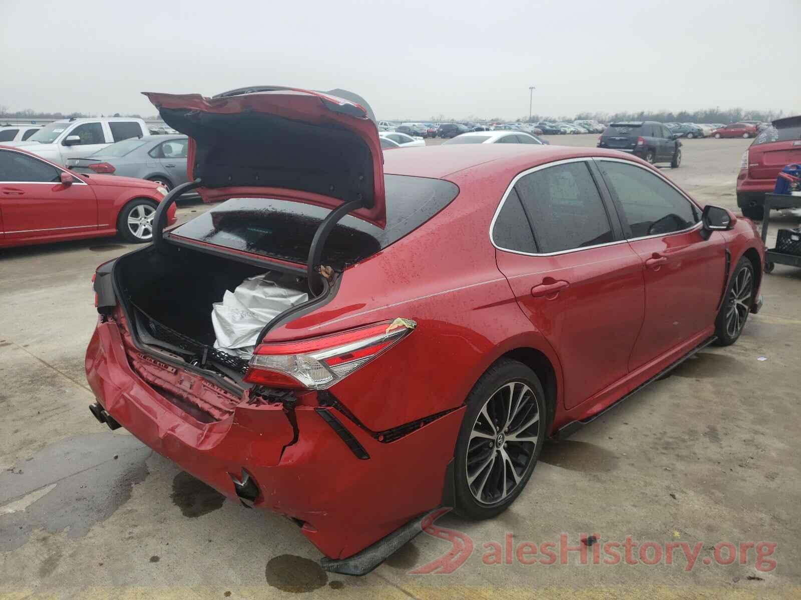 4T1B11HKXKU208640 2019 TOYOTA CAMRY