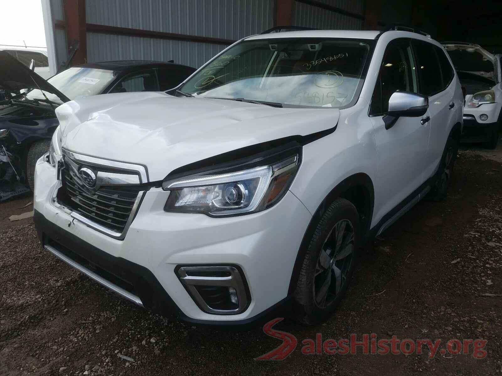 JF2SKAWC0KH588157 2019 SUBARU FORESTER