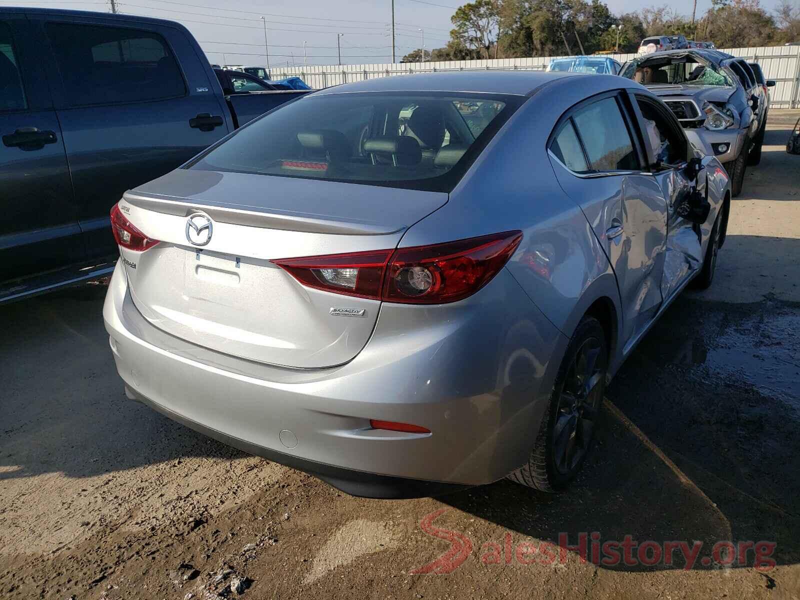 3MZBN1V3XJM181722 2018 MAZDA 3