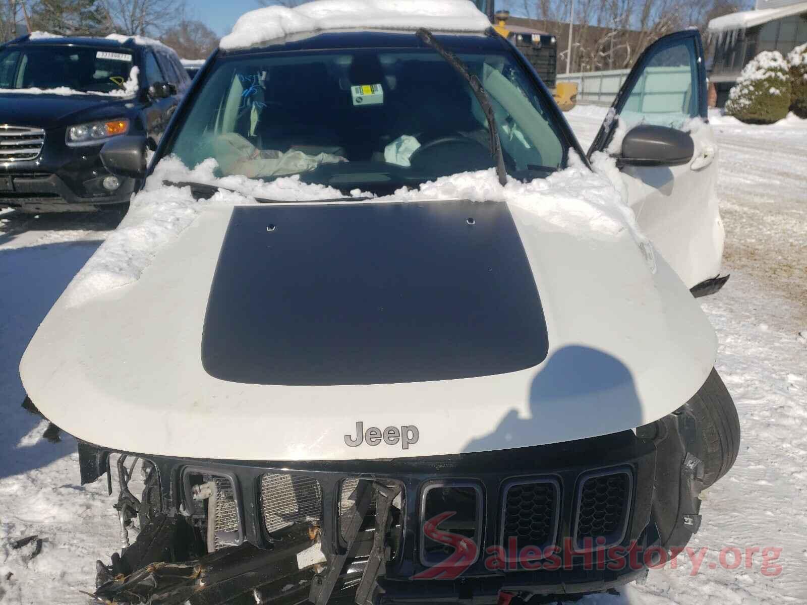 3C4NJDDB7KT752547 2019 JEEP COMPASS