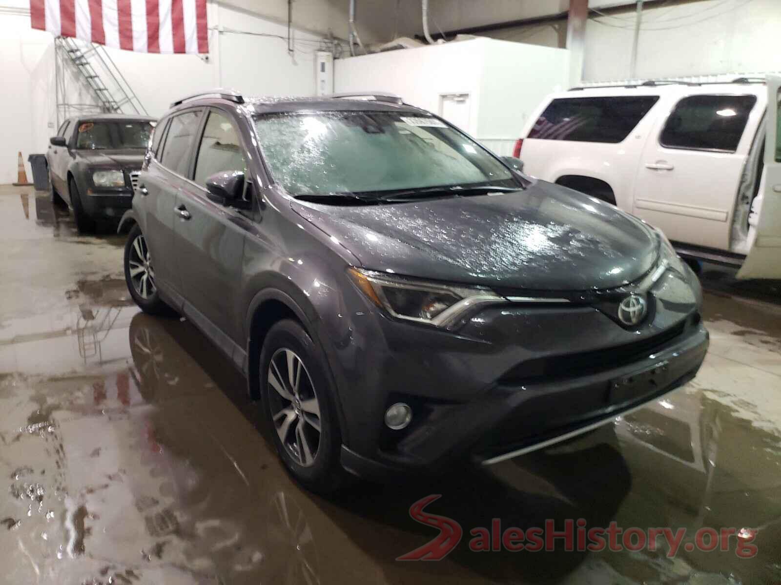 JTMRFREV4HJ706053 2017 TOYOTA RAV4