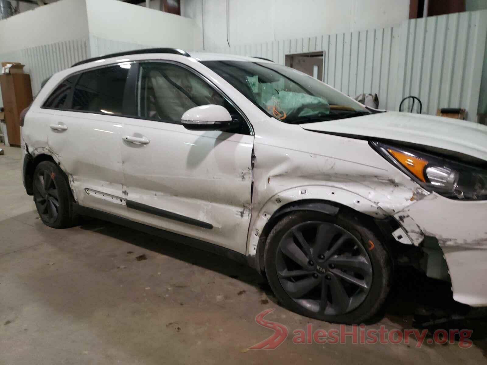 KNDCC3LC4H5077450 2017 KIA NIRO