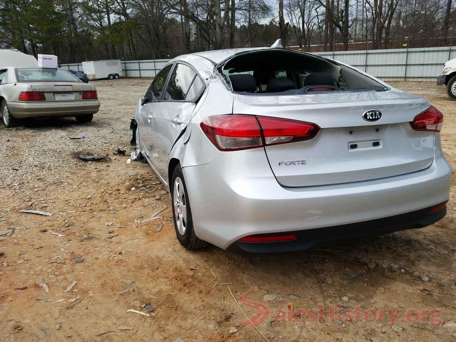 3KPFK4A7XHE156413 2017 KIA FORTE