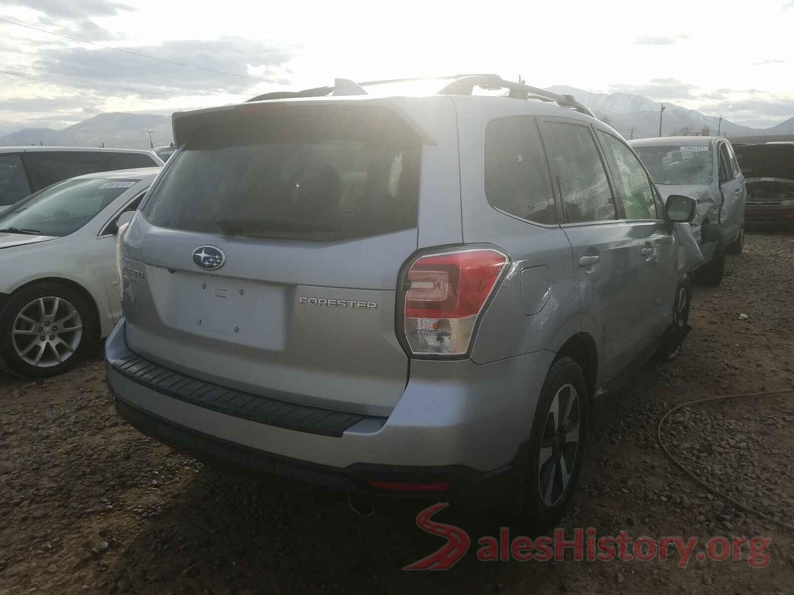 JF2SJARC2JH424289 2018 SUBARU FORESTER