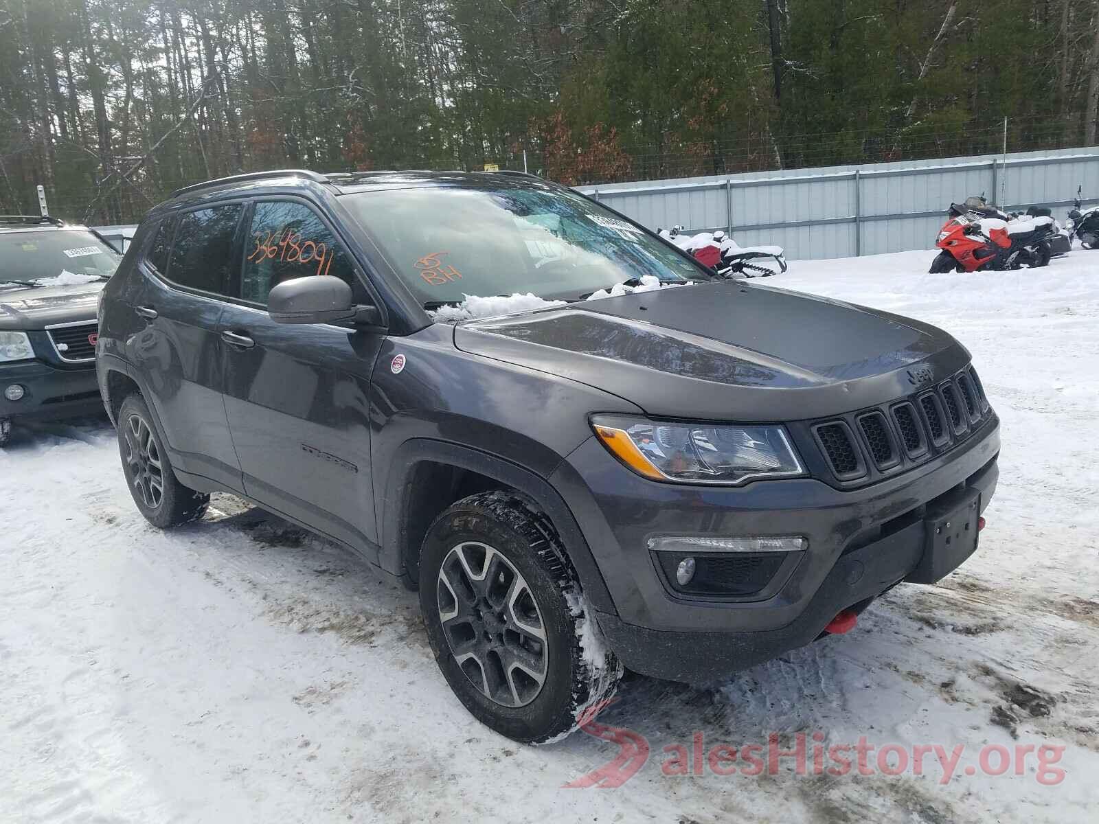 3C4NJDDB2KT728513 2019 JEEP COMPASS