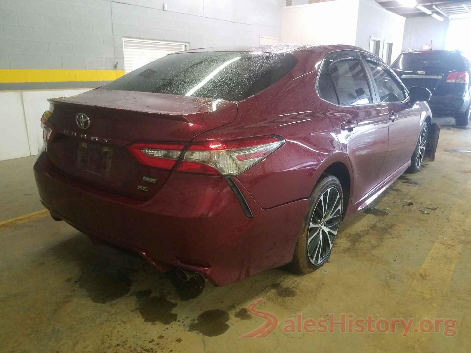 4T1B11HK5JU634699 2018 TOYOTA CAMRY