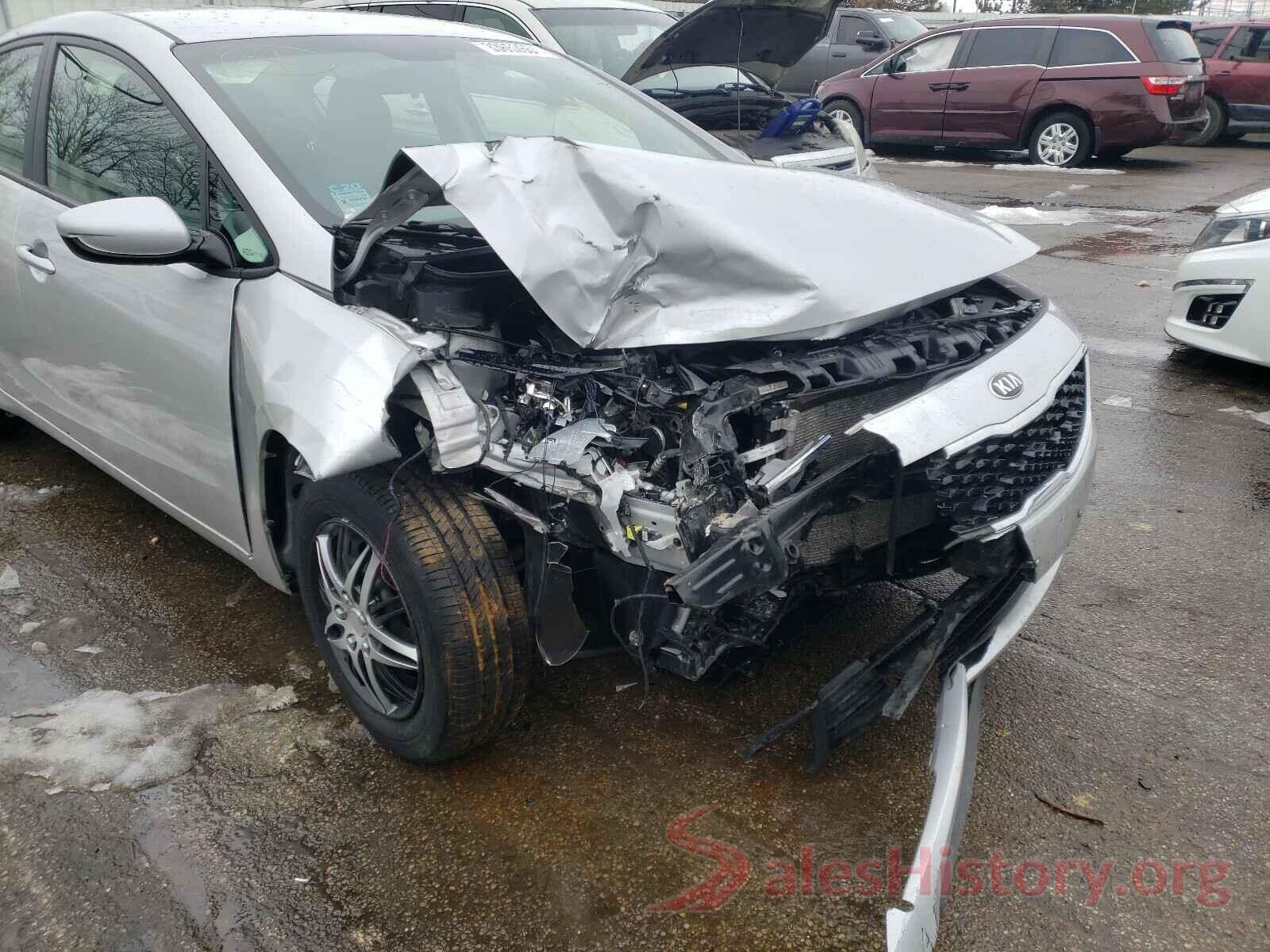 3KPFK4A75JE276917 2018 KIA FORTE