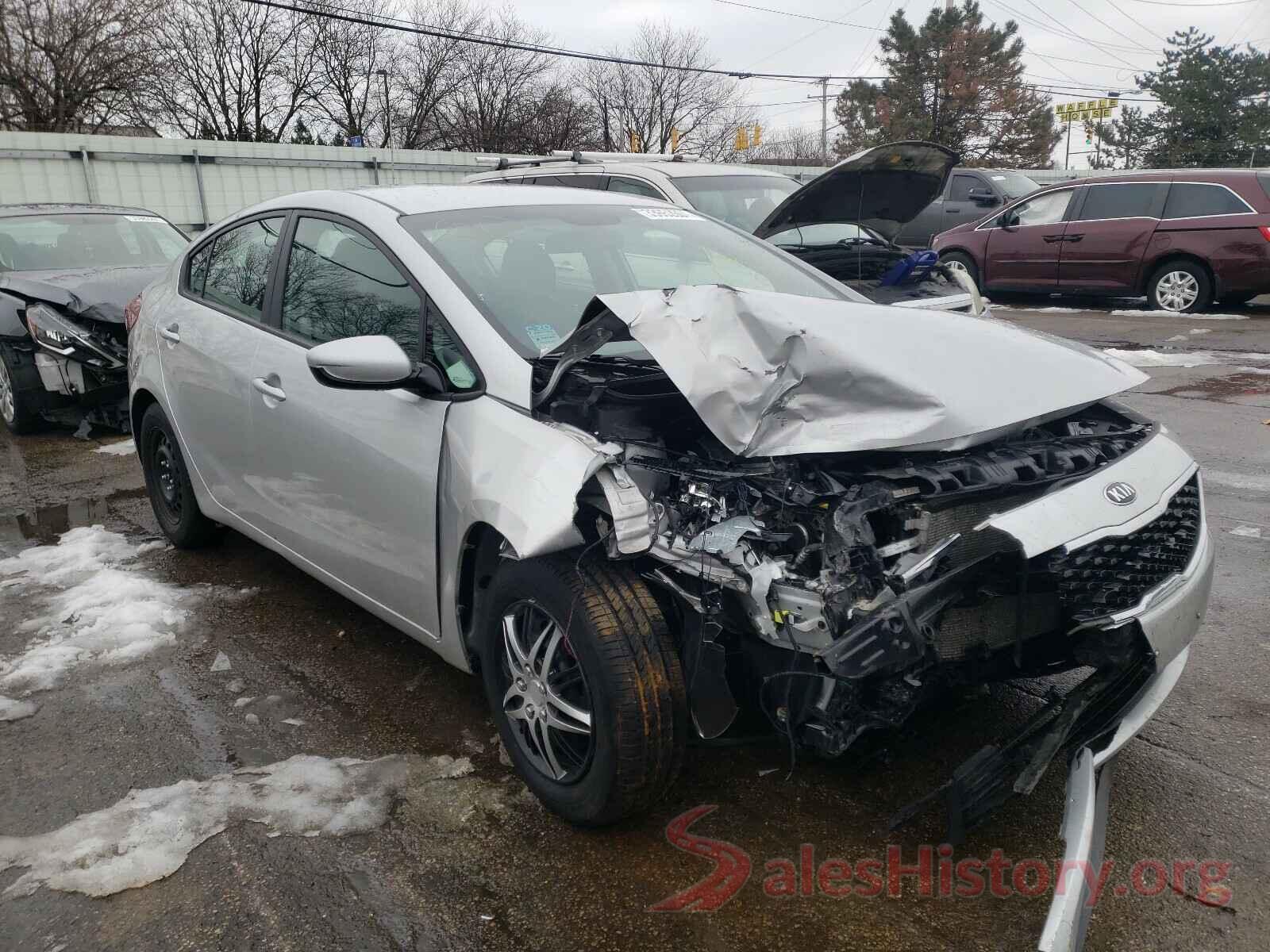 3KPFK4A75JE276917 2018 KIA FORTE