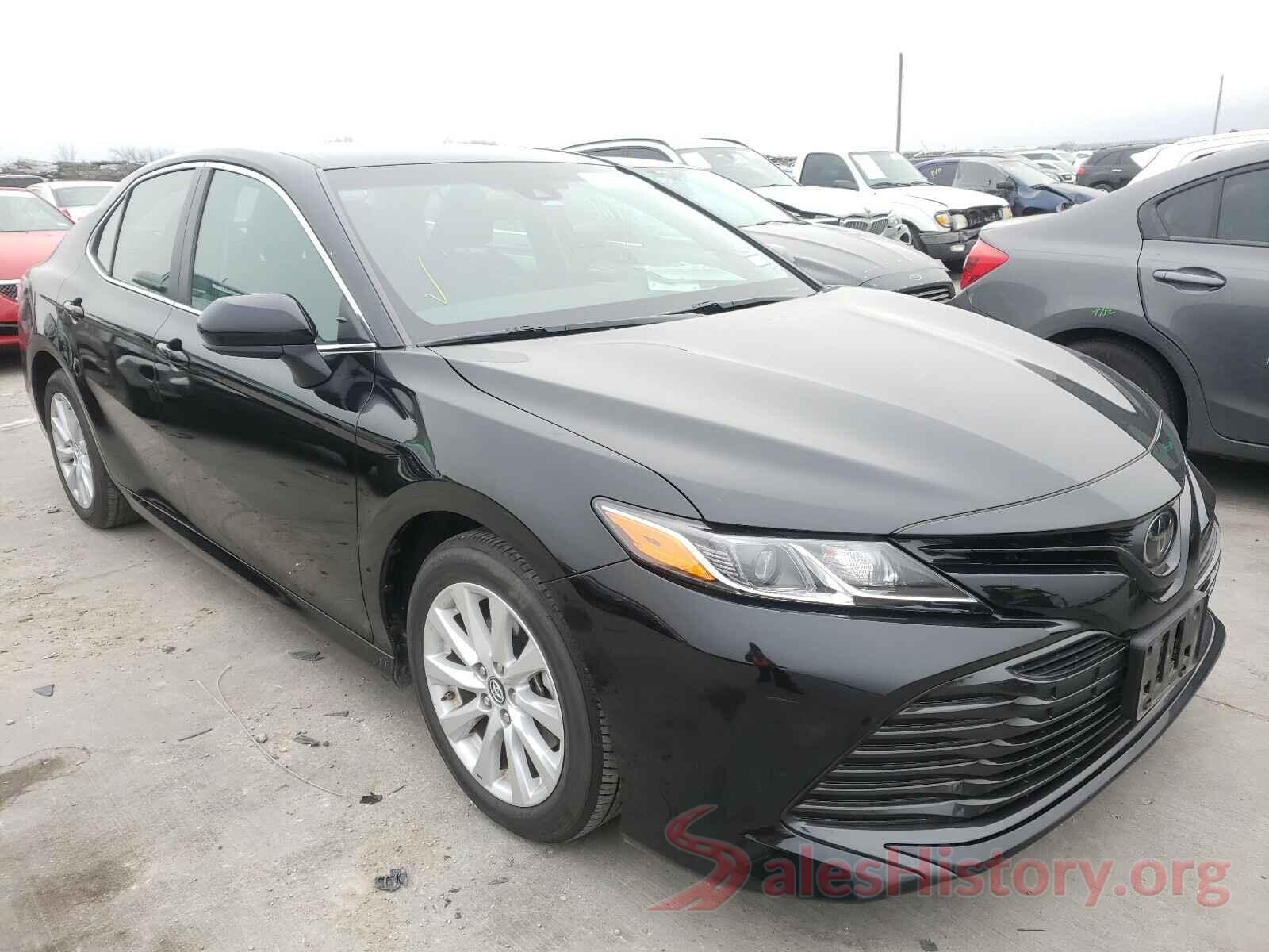 4T1B11HK7JU110339 2018 TOYOTA CAMRY