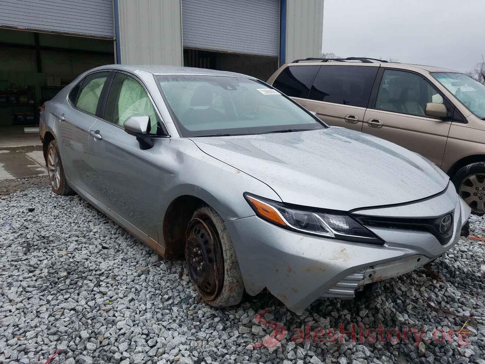 JTNB11HK1J3051519 2018 TOYOTA CAMRY