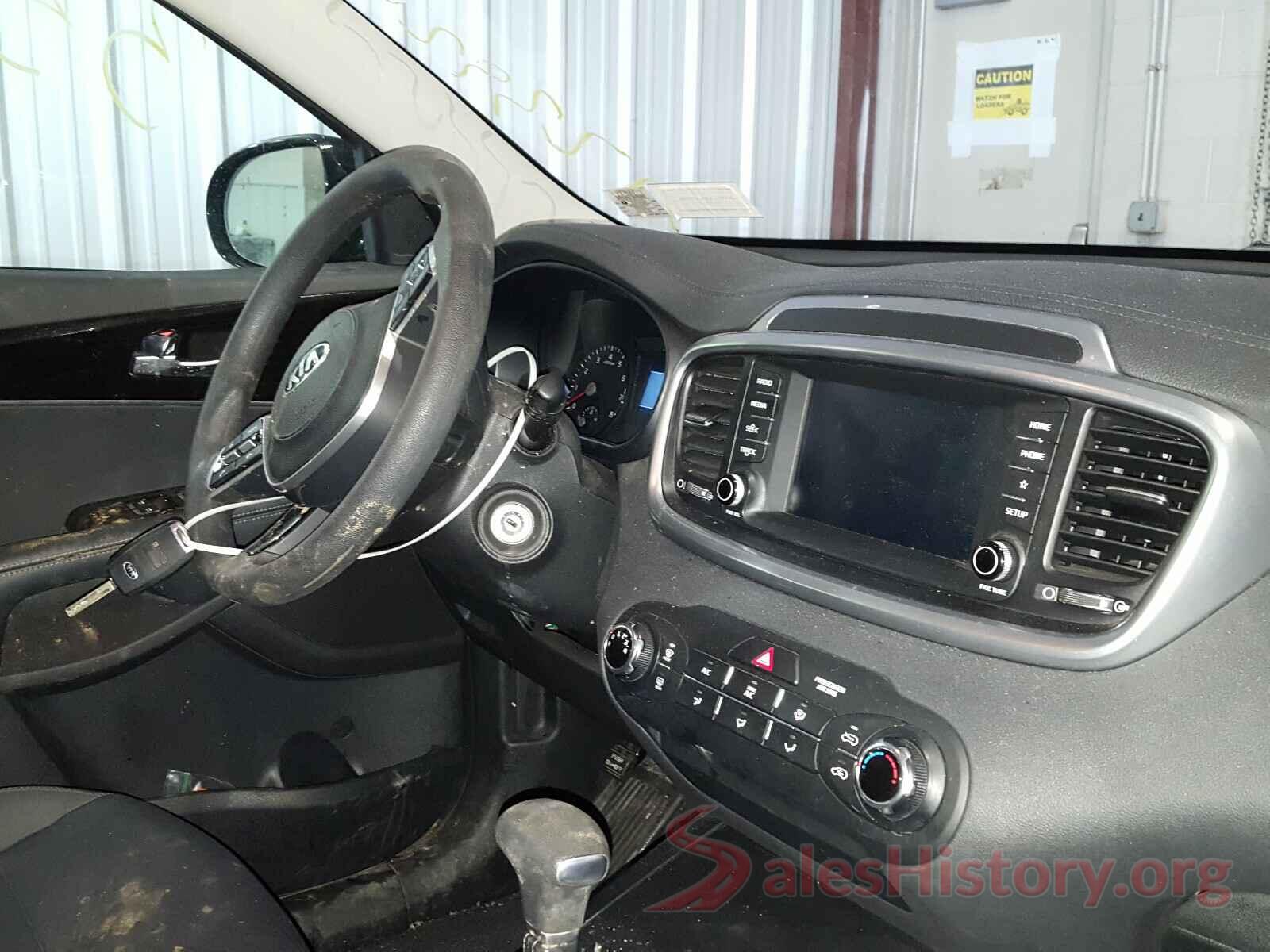 5XYPGDA39KG570070 2019 KIA SORENTO