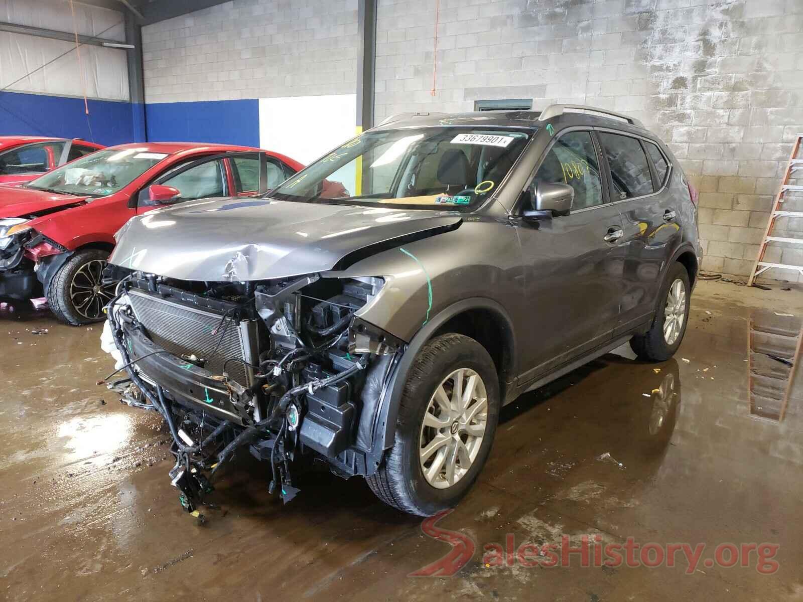 KNMAT2MV9JP570892 2018 NISSAN ROGUE