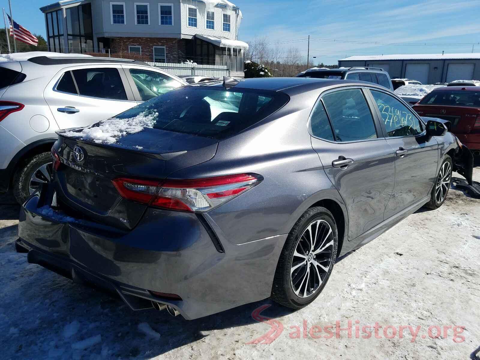 4T1B11HK9JU515943 2018 TOYOTA CAMRY