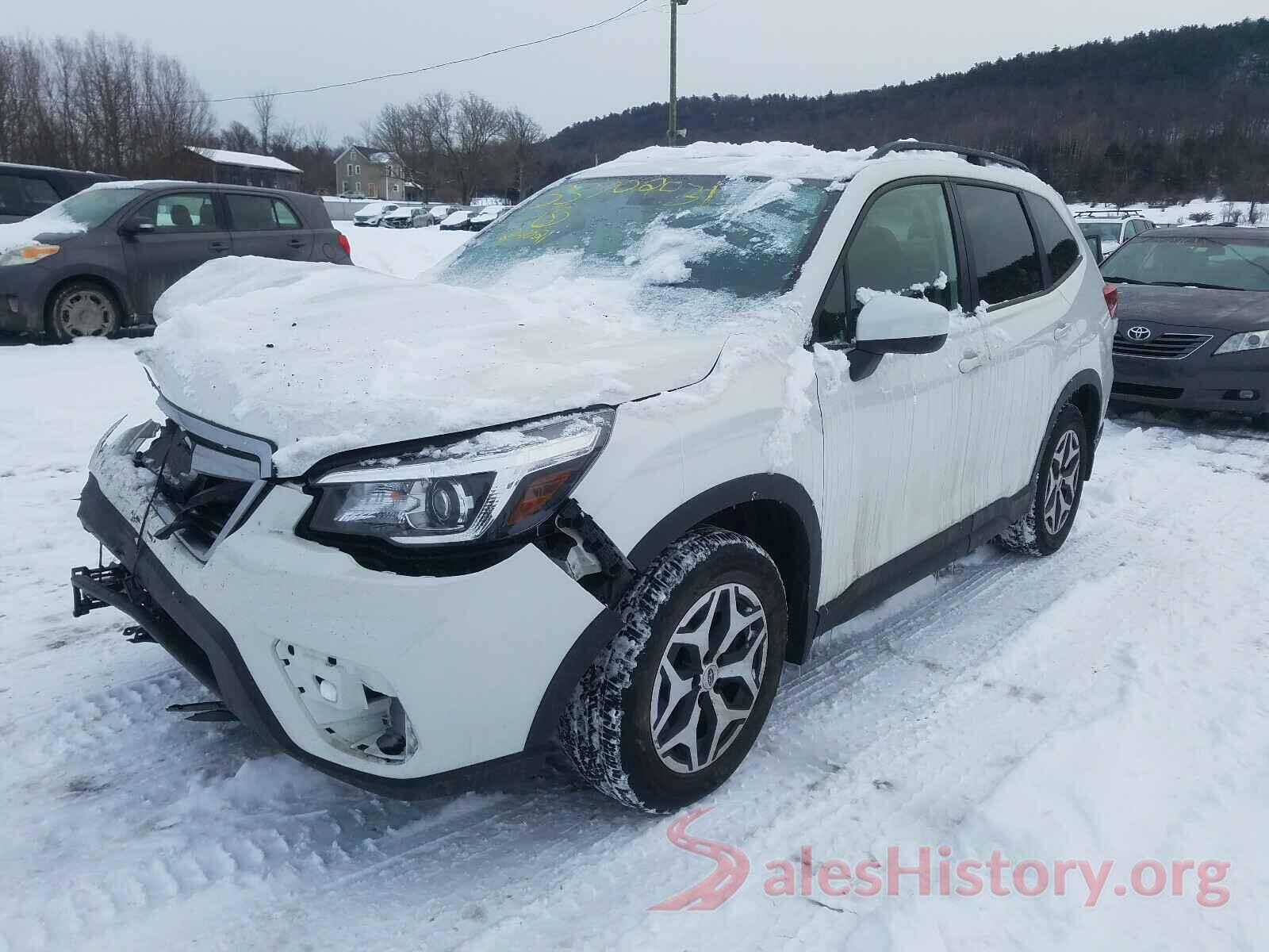 JF2SKAJC3LH443719 2020 SUBARU FORESTER